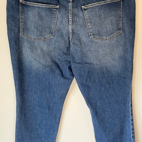 NWT! Universal Thread Medium Wash Mid Rise Skinny Jean Size 18 Short - Picture 9 of 12